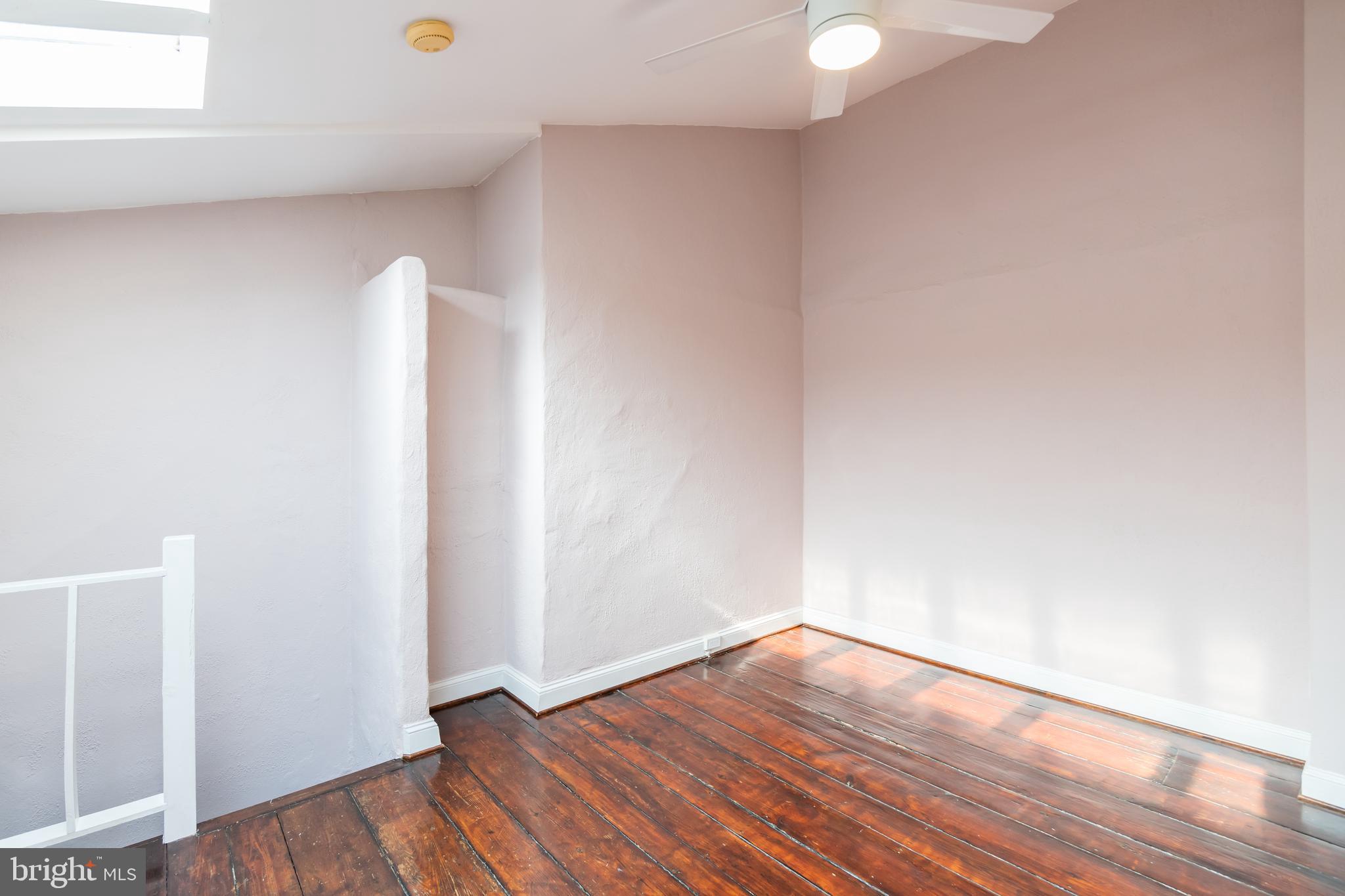 623 S AMERICAN ST #UNIT REAR D