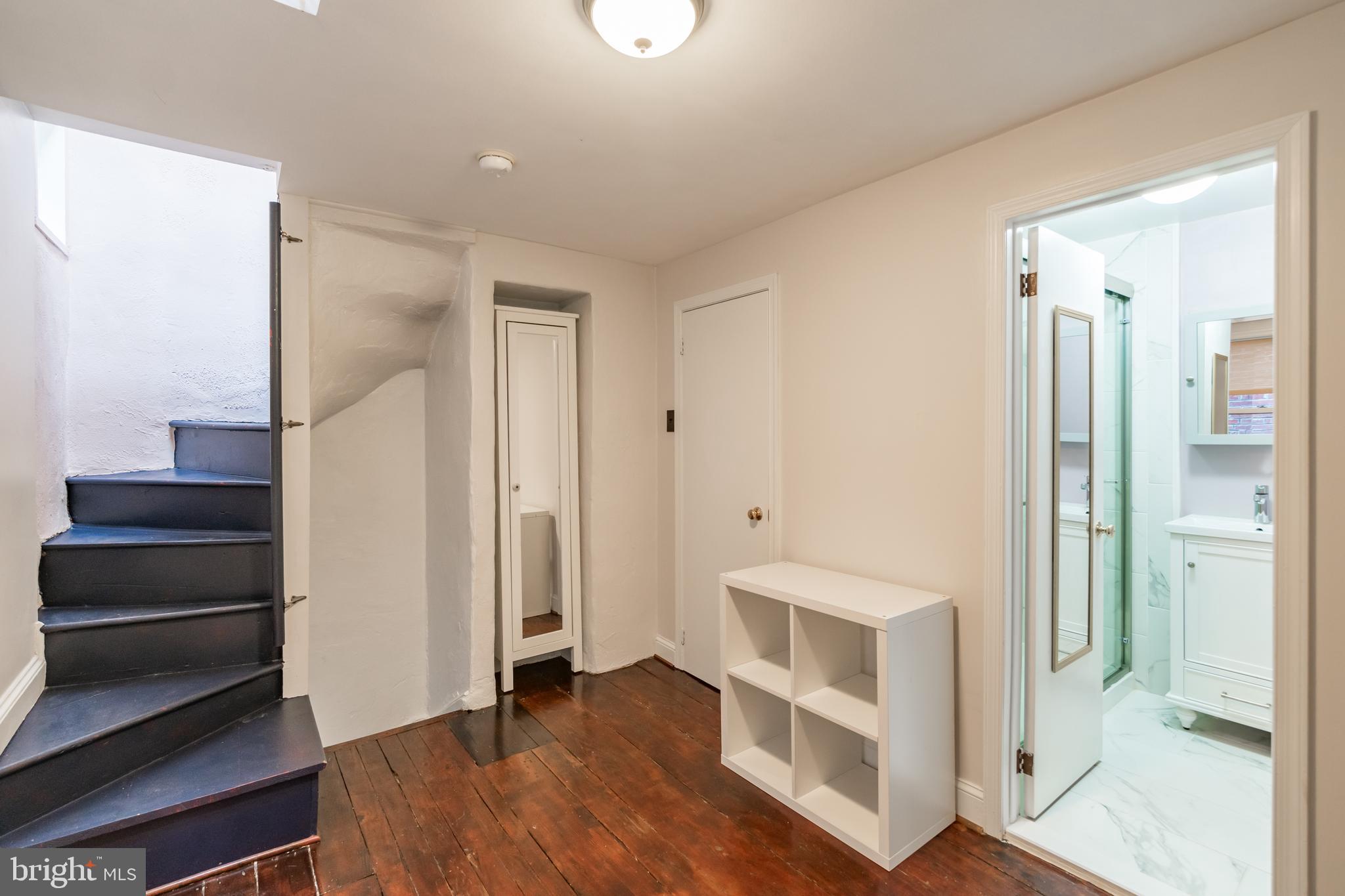 623 S AMERICAN ST #UNIT REAR D