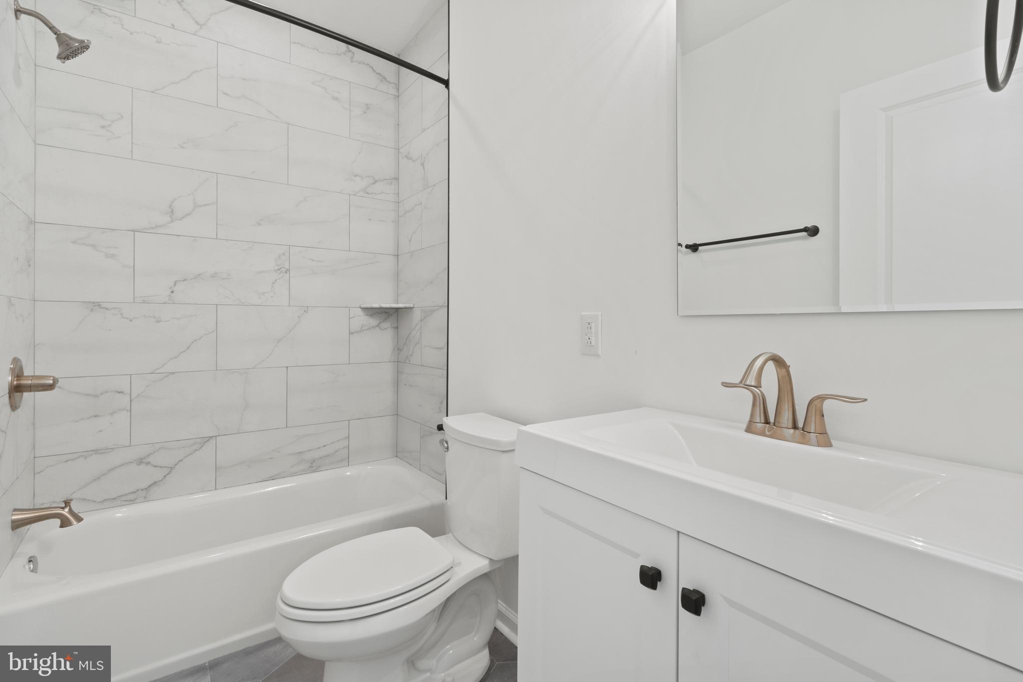 1935 CECIL B MOORE AVE #2