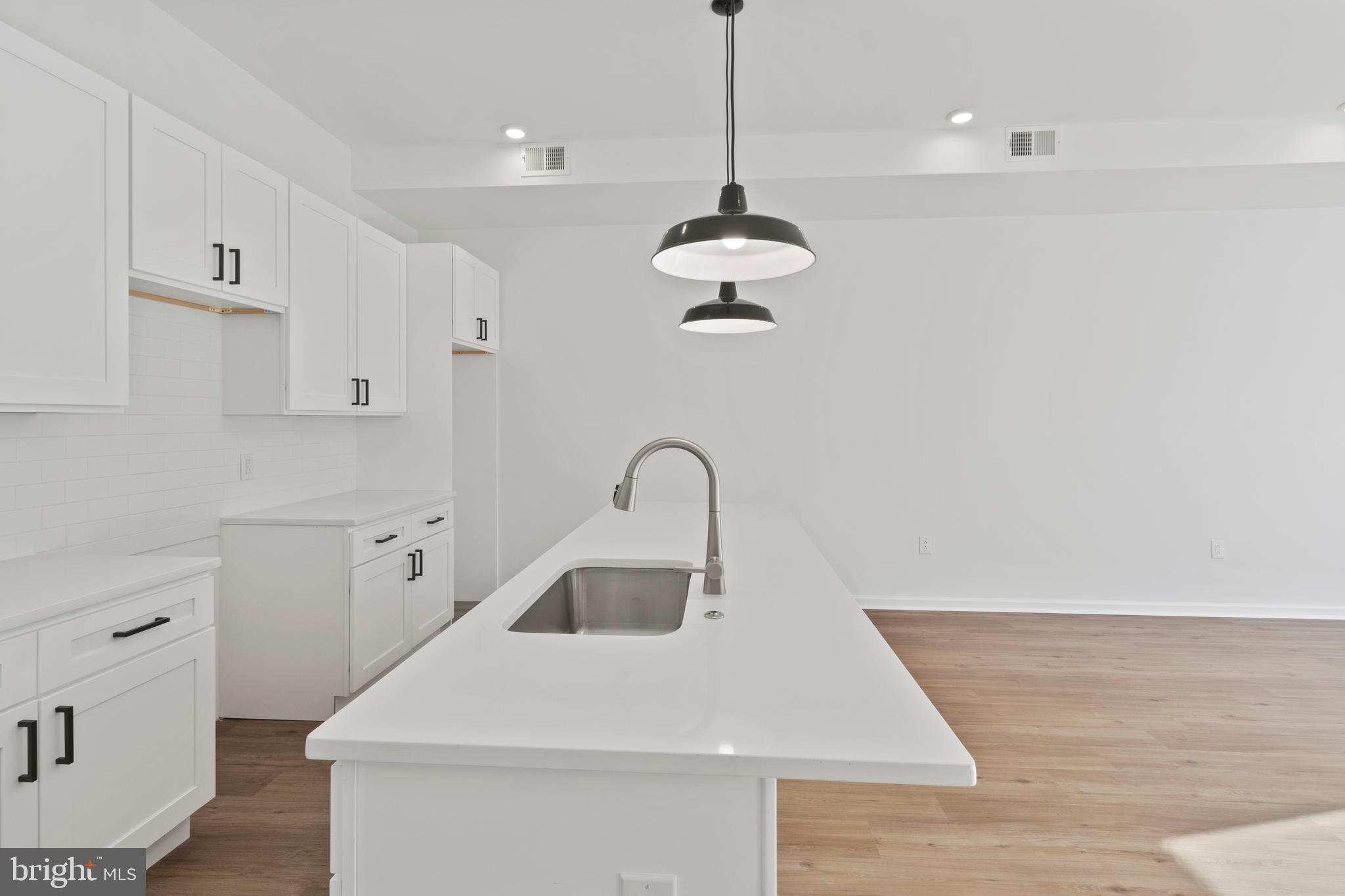 1935 CECIL B MOORE AVE #2