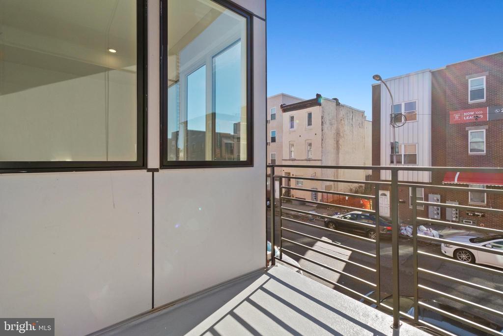1935 CECIL B MOORE AVE #2