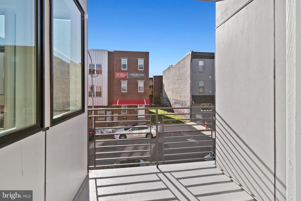 1935 CECIL B MOORE AVE #2