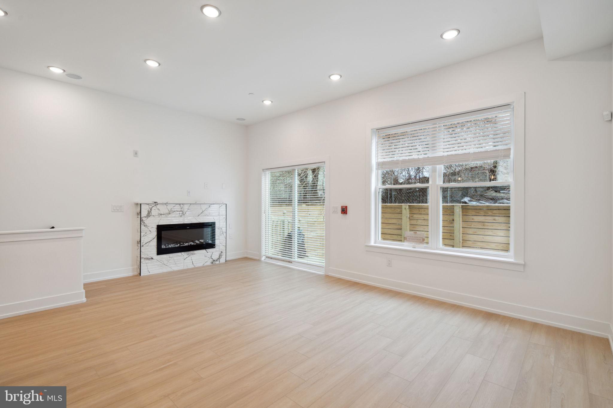 131 E CUMBERLAND ST #D
