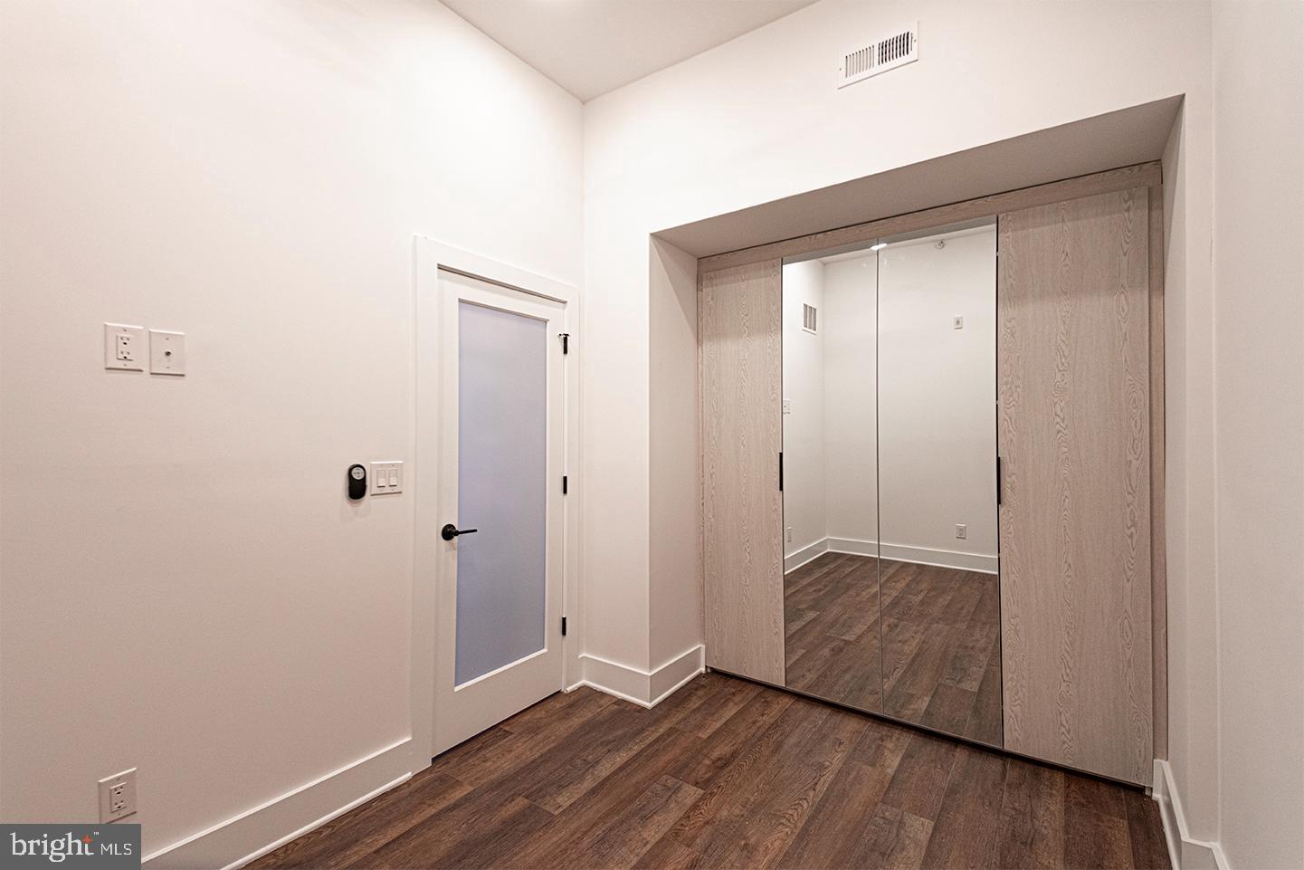 1211 BAINBRIDGE ST #UNIT 3C