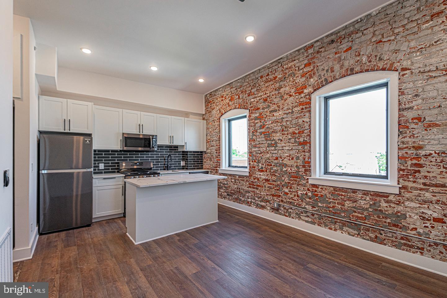 1211 BAINBRIDGE ST #UNIT 3C