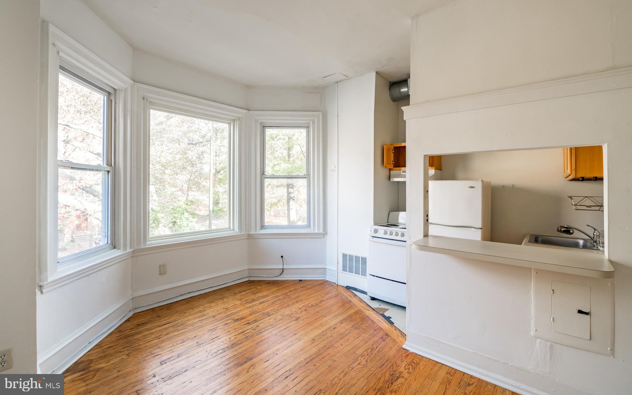 4244 SPRUCE ST #UNIT 2F