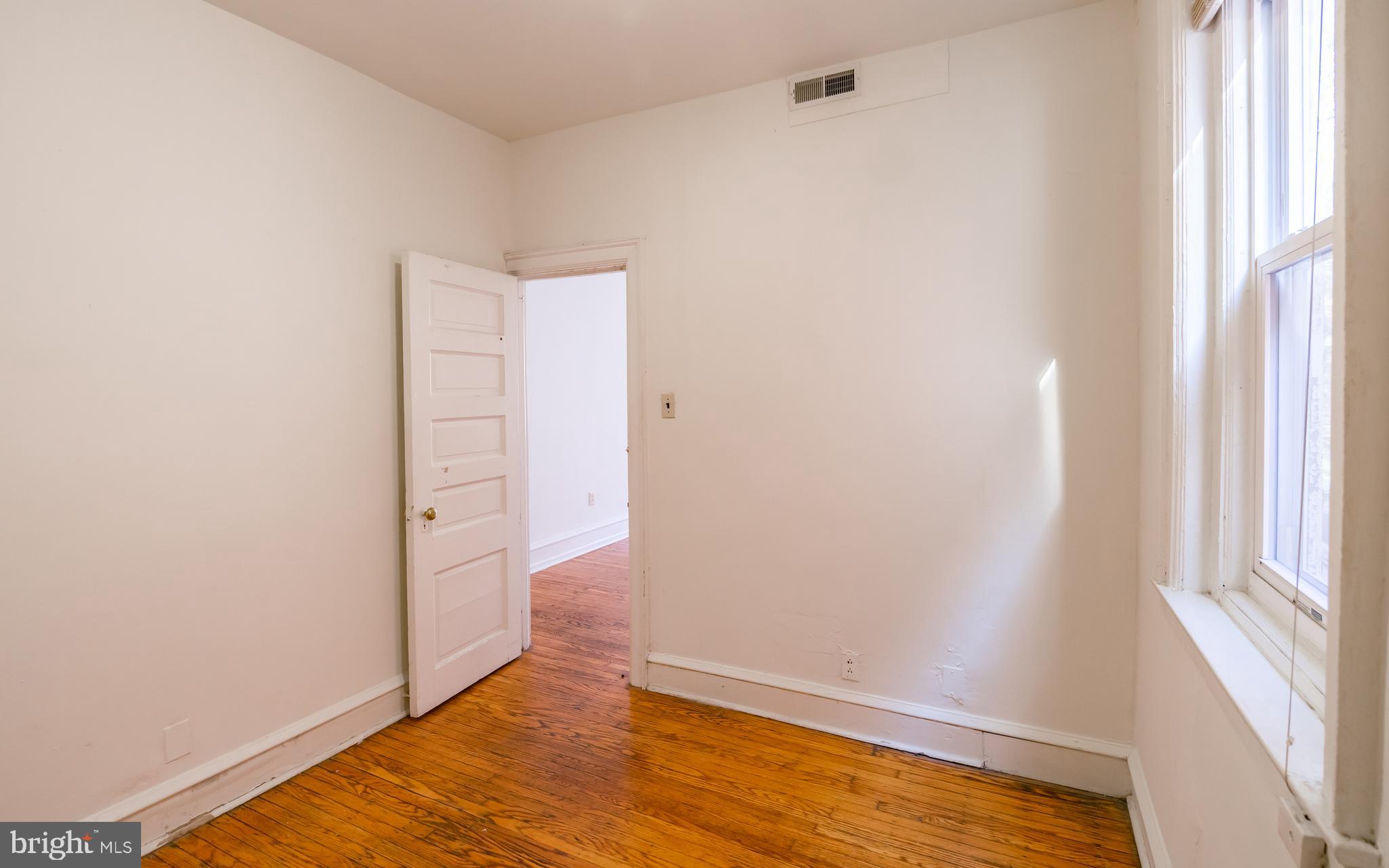 4244 SPRUCE ST #UNIT 2F