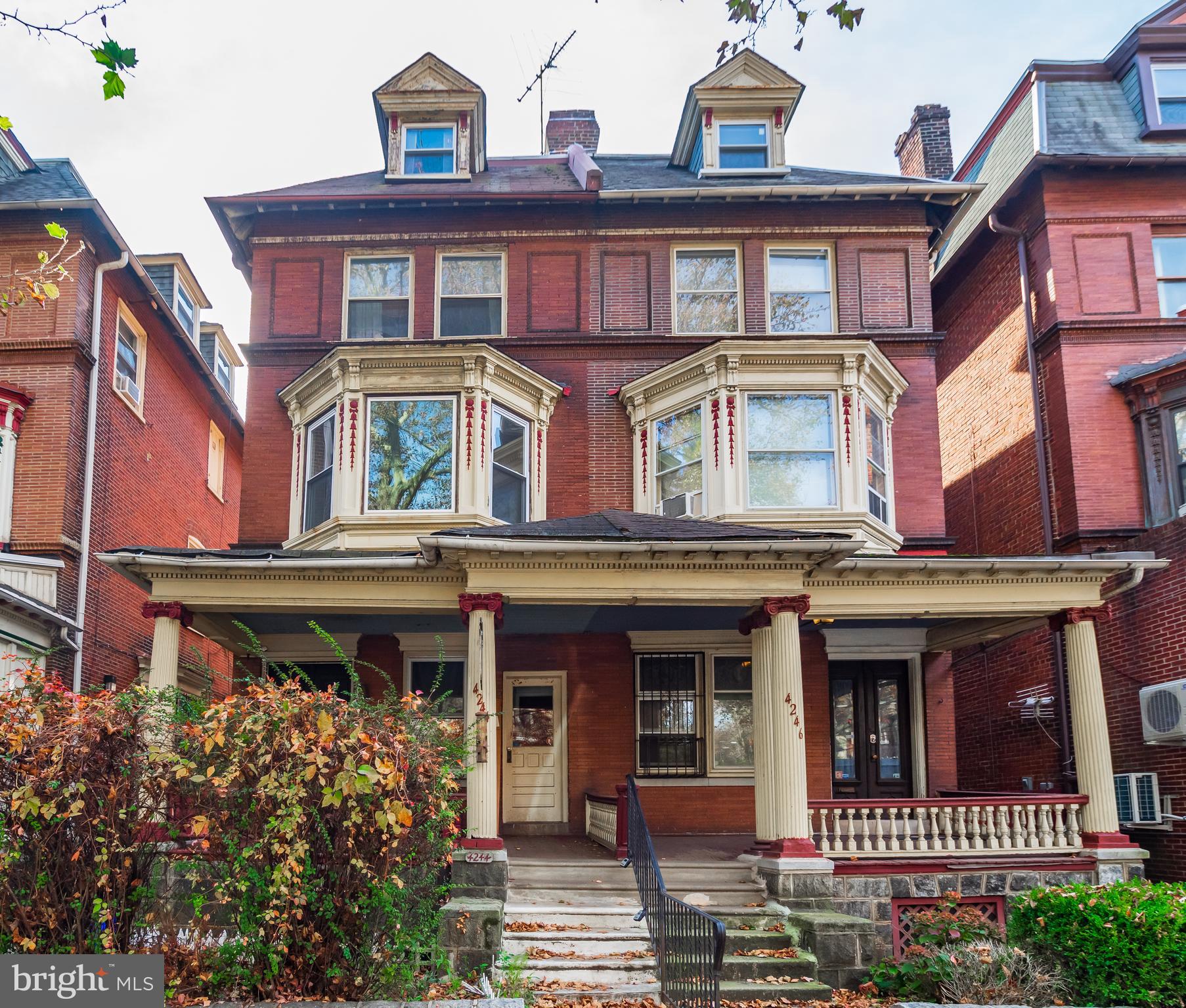 4244 SPRUCE ST #UNIT 2F