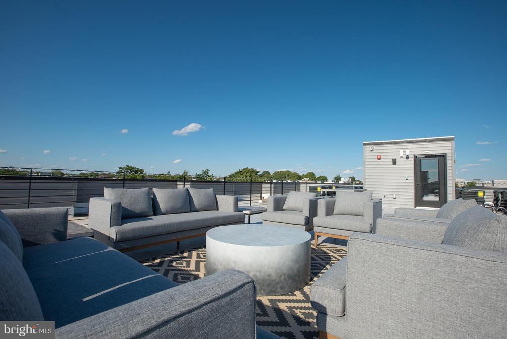 2940 W THOMPSON ST #UNIT 306