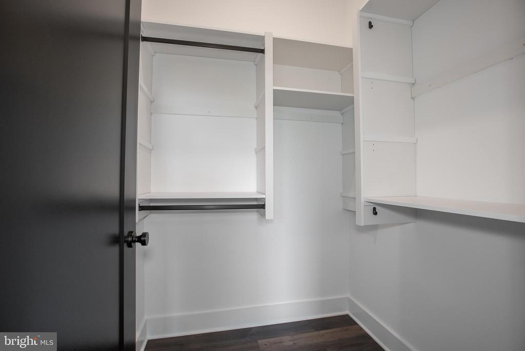 2940 W THOMPSON ST #UNIT 306