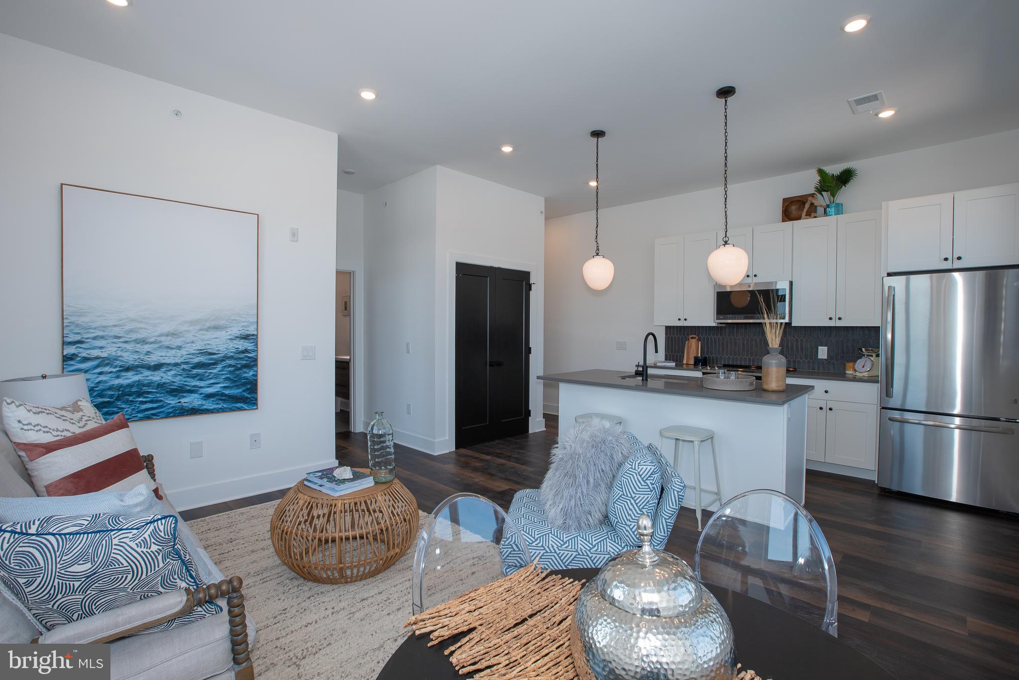 2940 W THOMPSON ST #UNIT 402