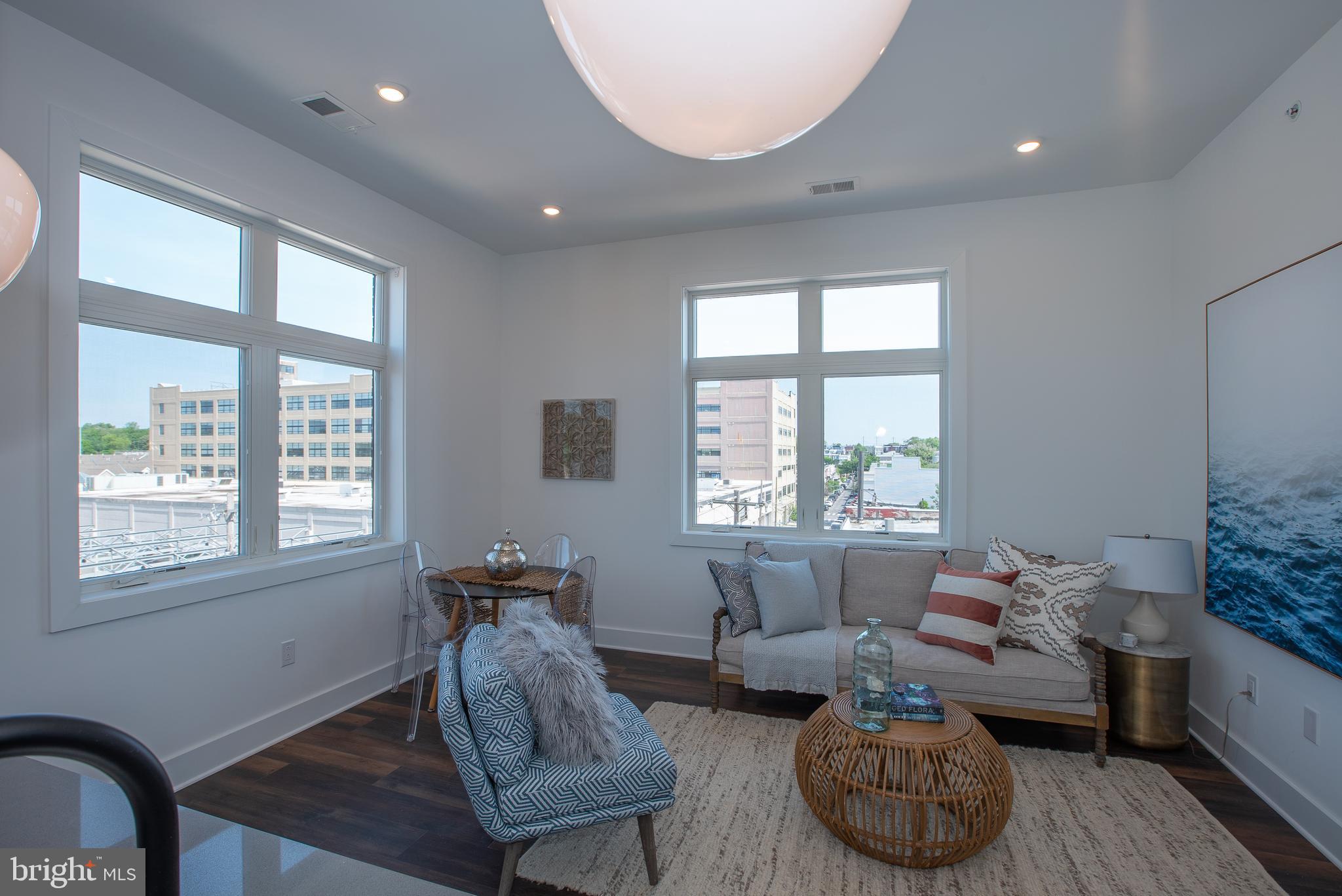 2940 W THOMPSON ST #UNIT 402