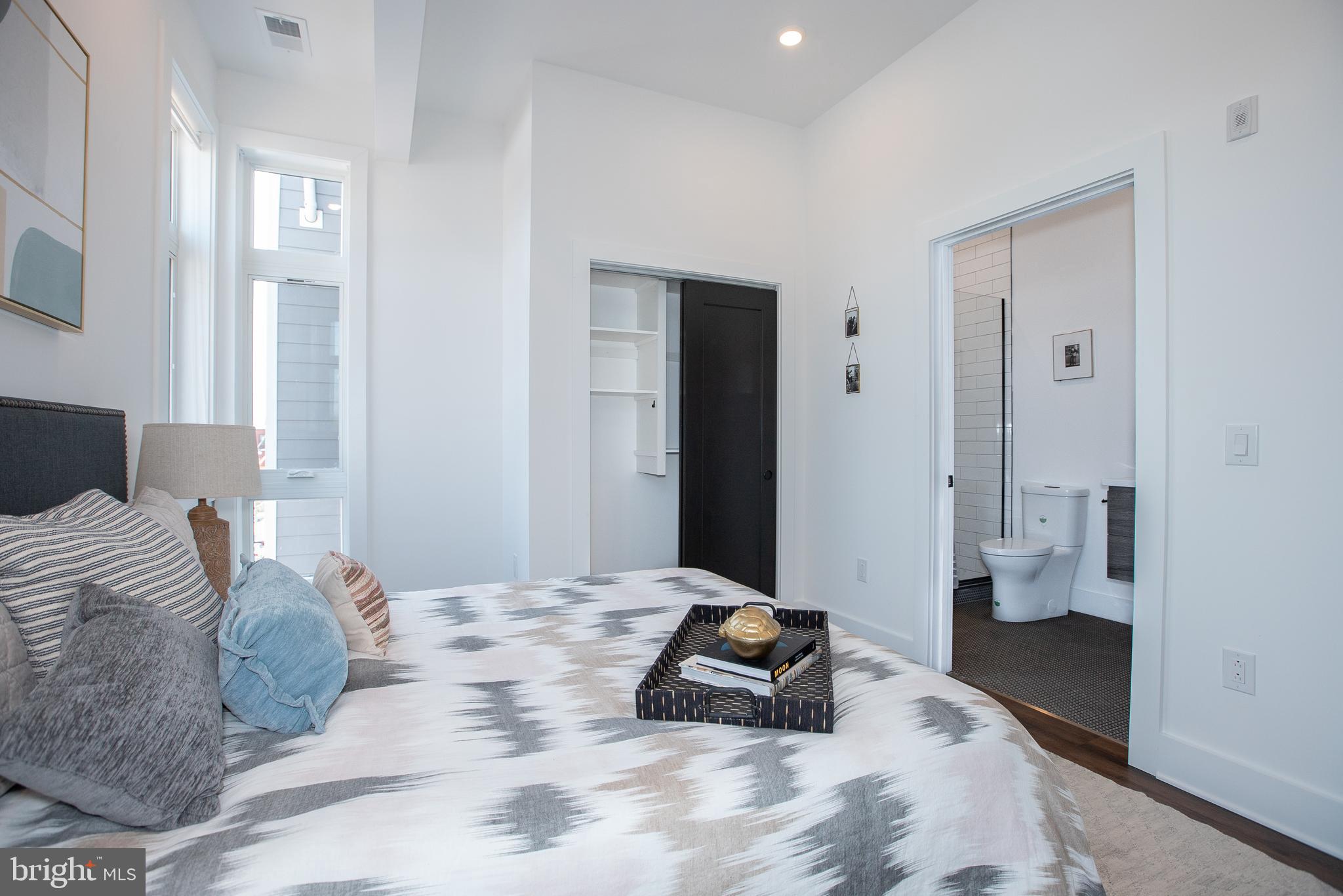 2940 W THOMPSON ST #UNIT 402