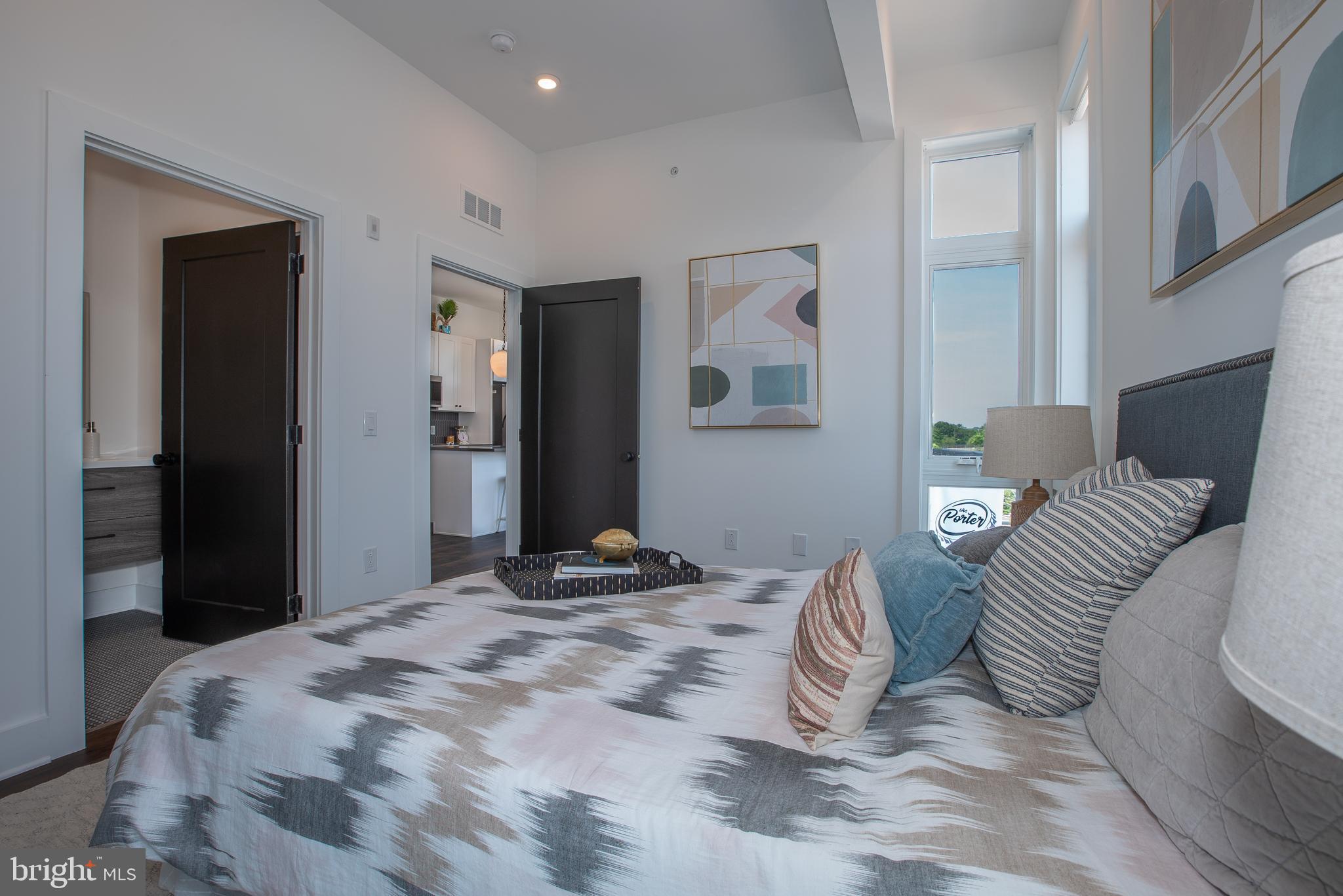 2940 W THOMPSON ST #UNIT 402