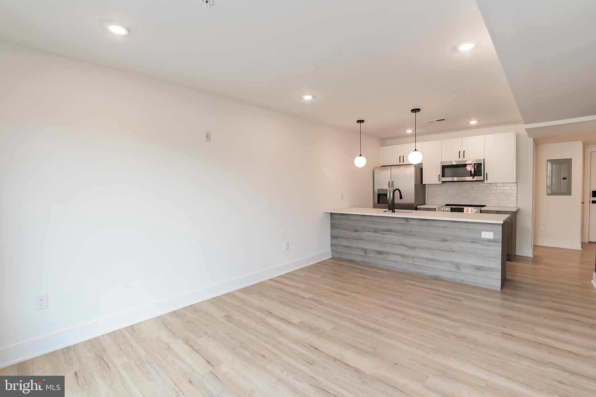 629 W GIRARD AVE #UNIT 304