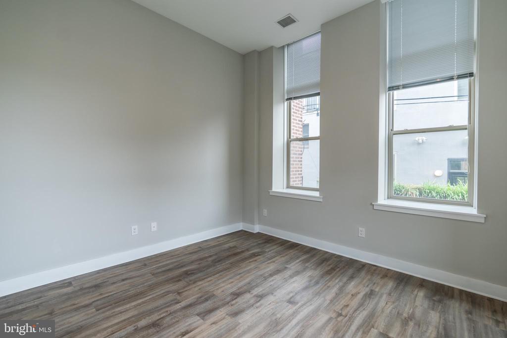 1607 CATHARINE ST #1B