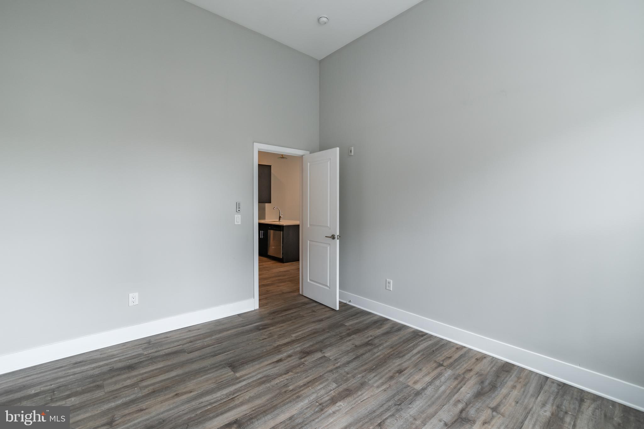 1607 CATHARINE ST #1B