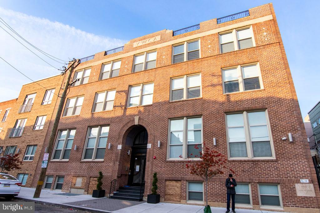 1607 CATHARINE ST #1B