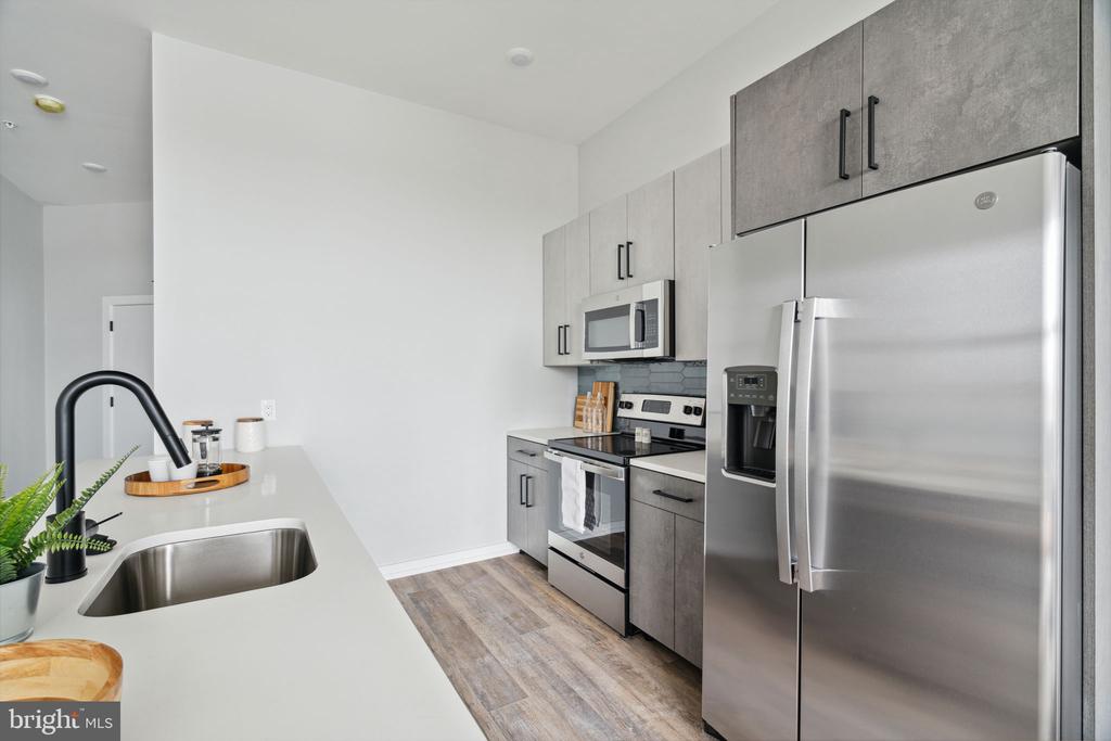 2233 N 7TH ST #UNIT 401