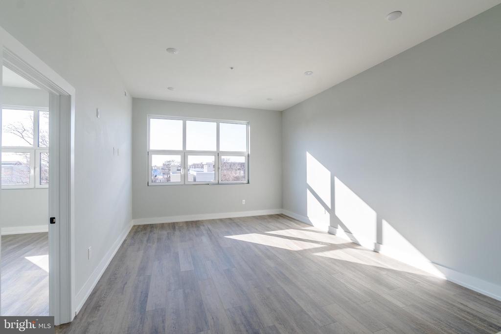 2233 N 7TH ST #UNIT 421