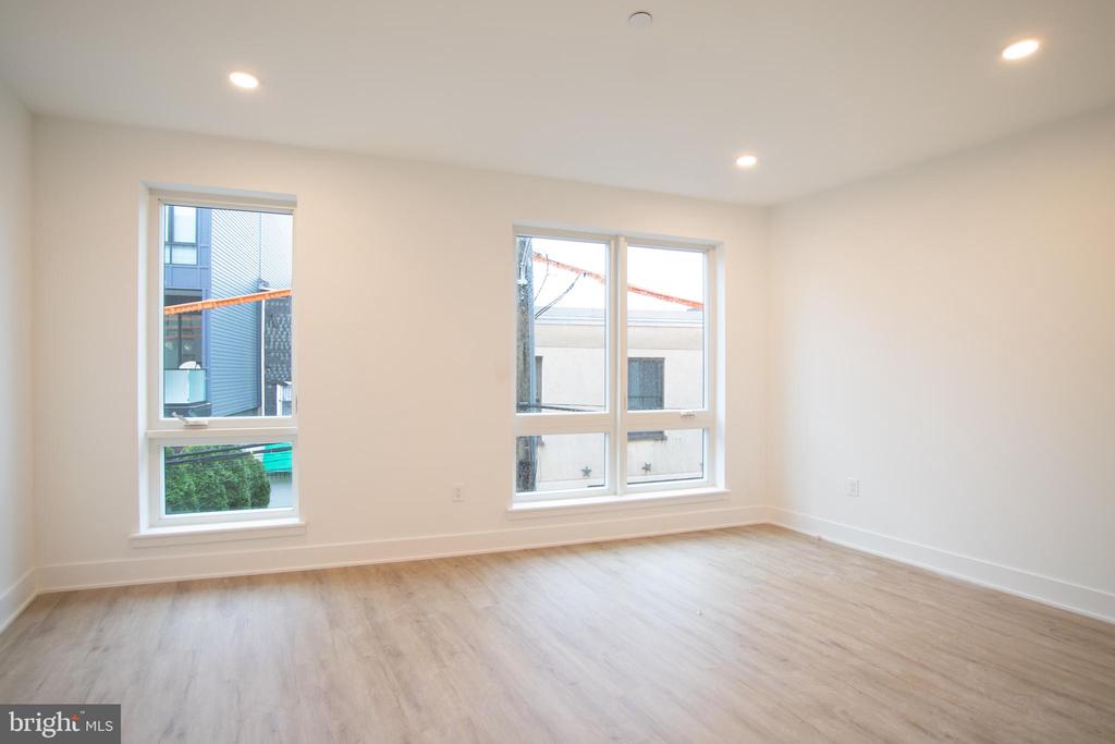 1325 N LEE ST #UNIT 306