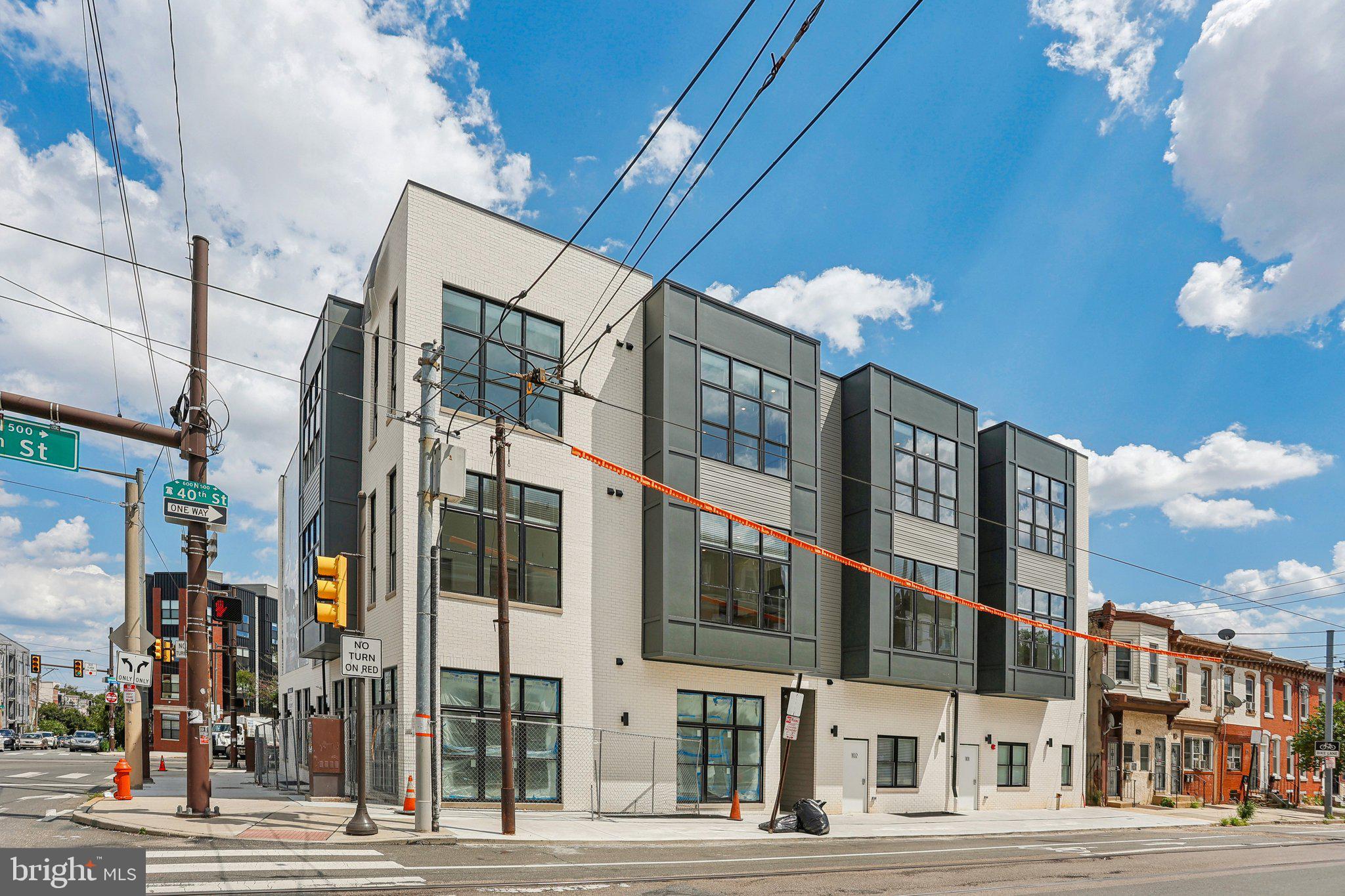 3952-54 LANCASTER AVE #102