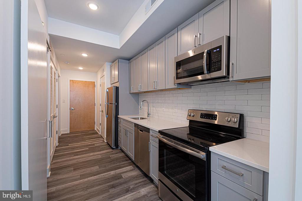 1245 RIDGE AVE #UNIT 203