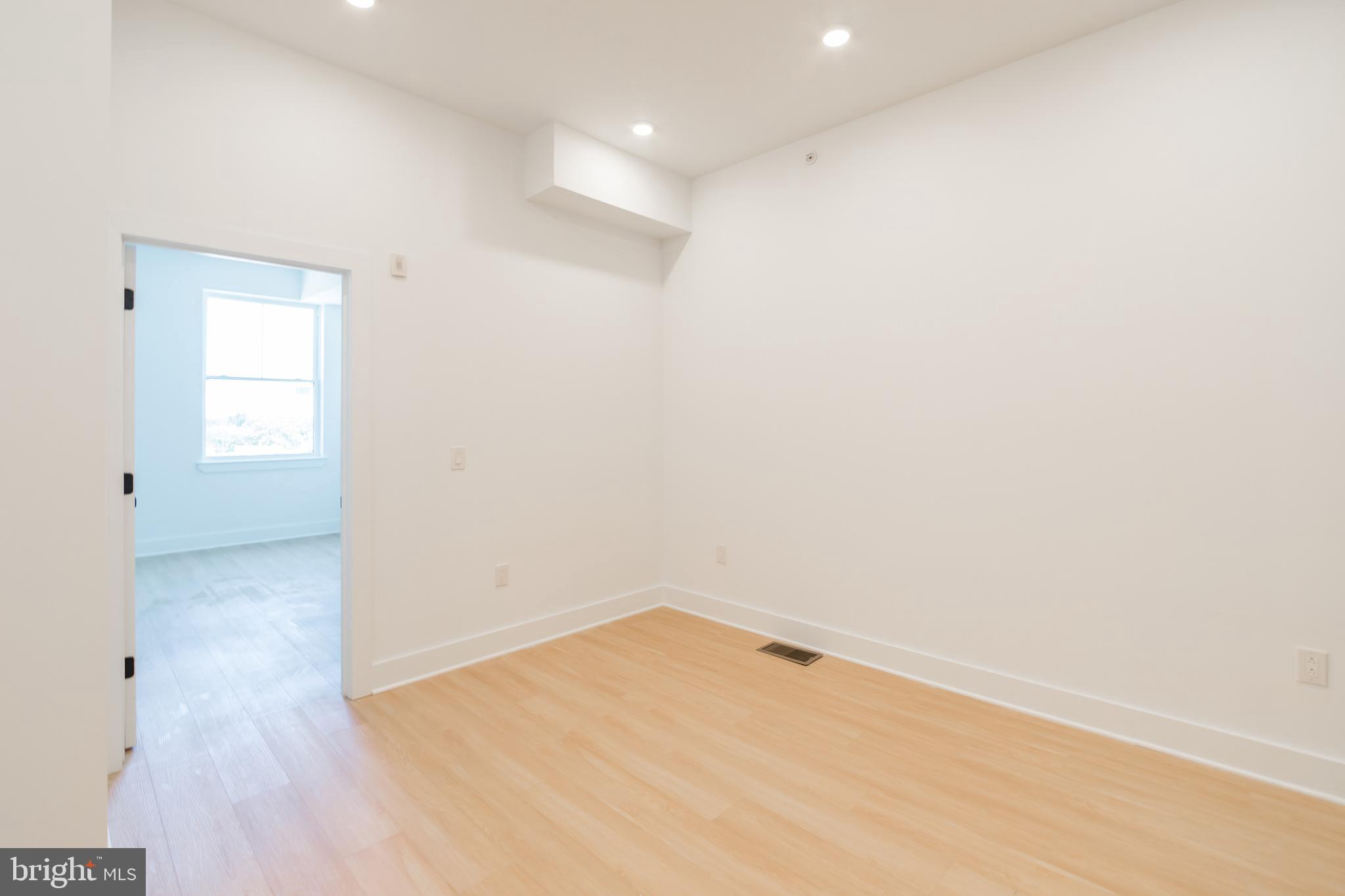 4408 LANCASTER AVE #UNIT 402