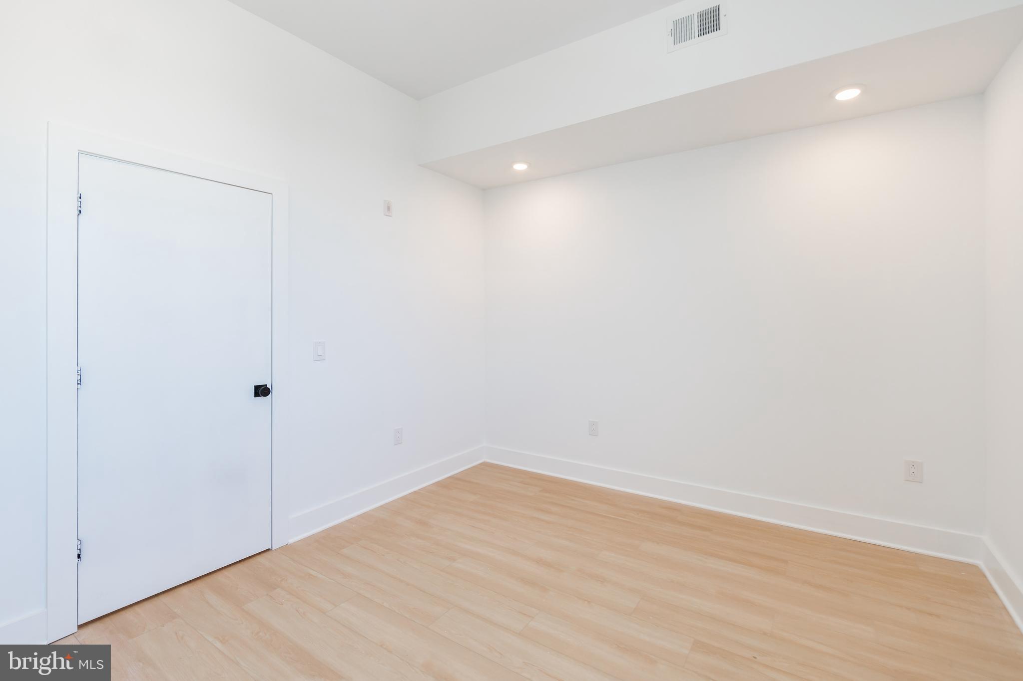 4408 LANCASTER AVE #UNIT 402