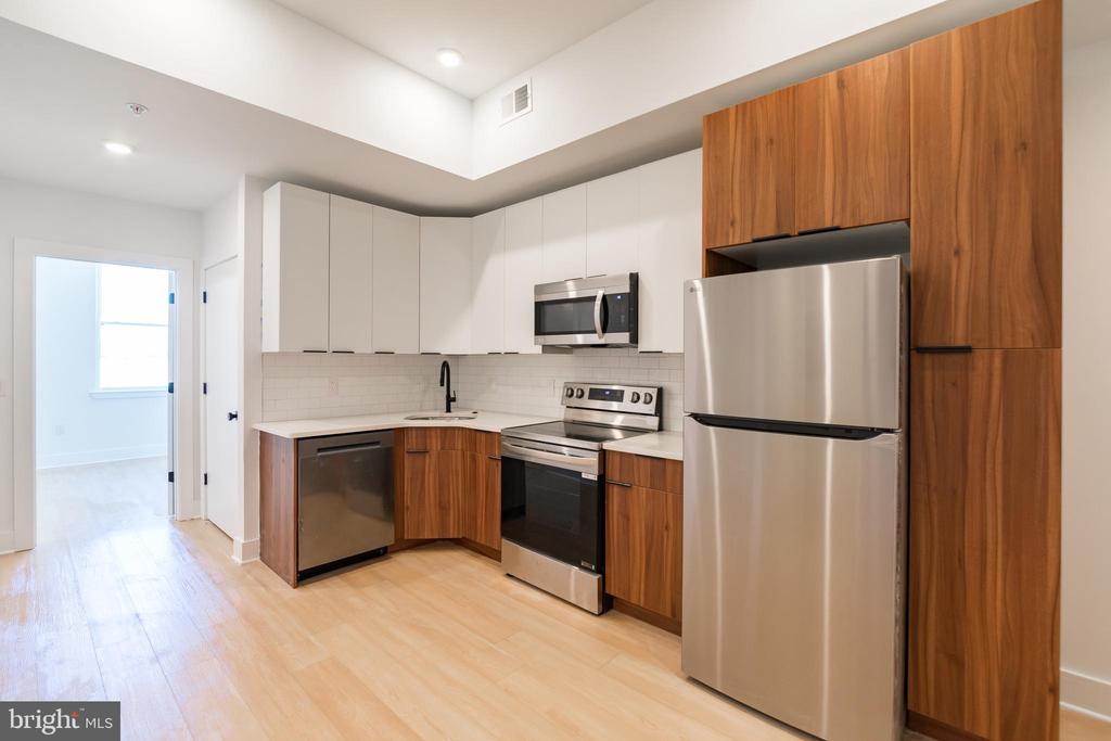 4408 LANCASTER AVE #UNIT 402