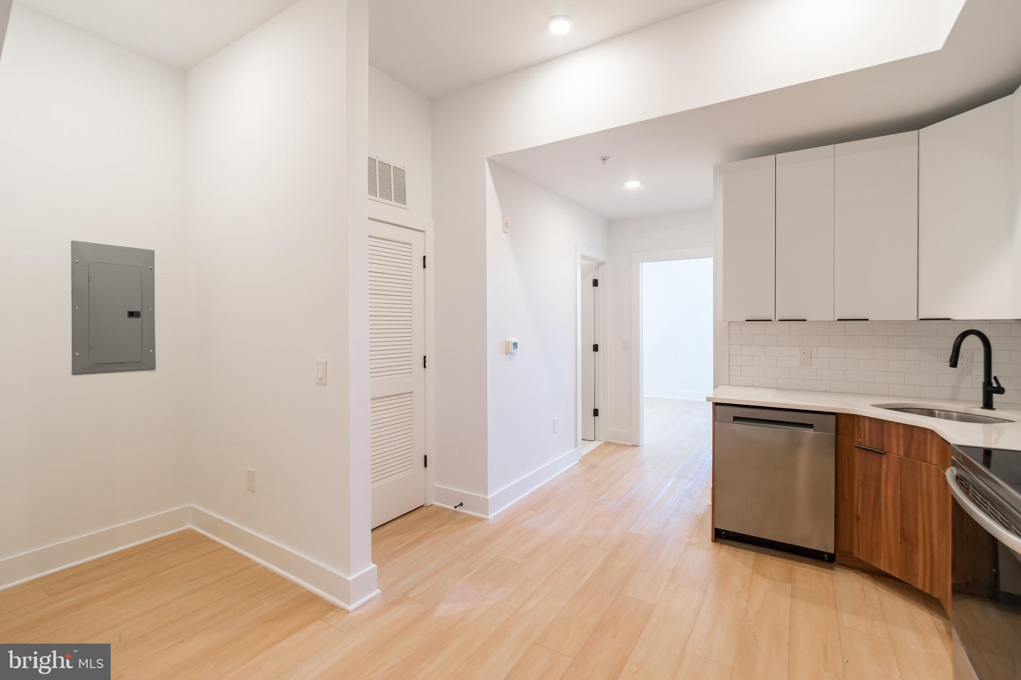 4408 LANCASTER AVE #UNIT 402