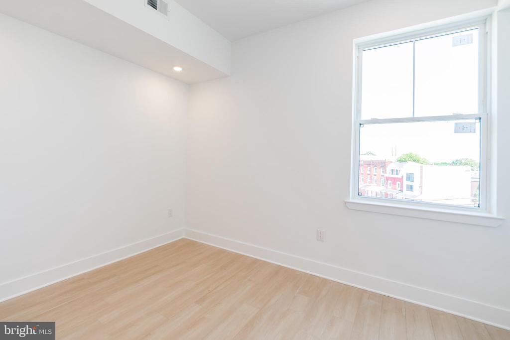 4408 LANCASTER AVE #UNIT 402