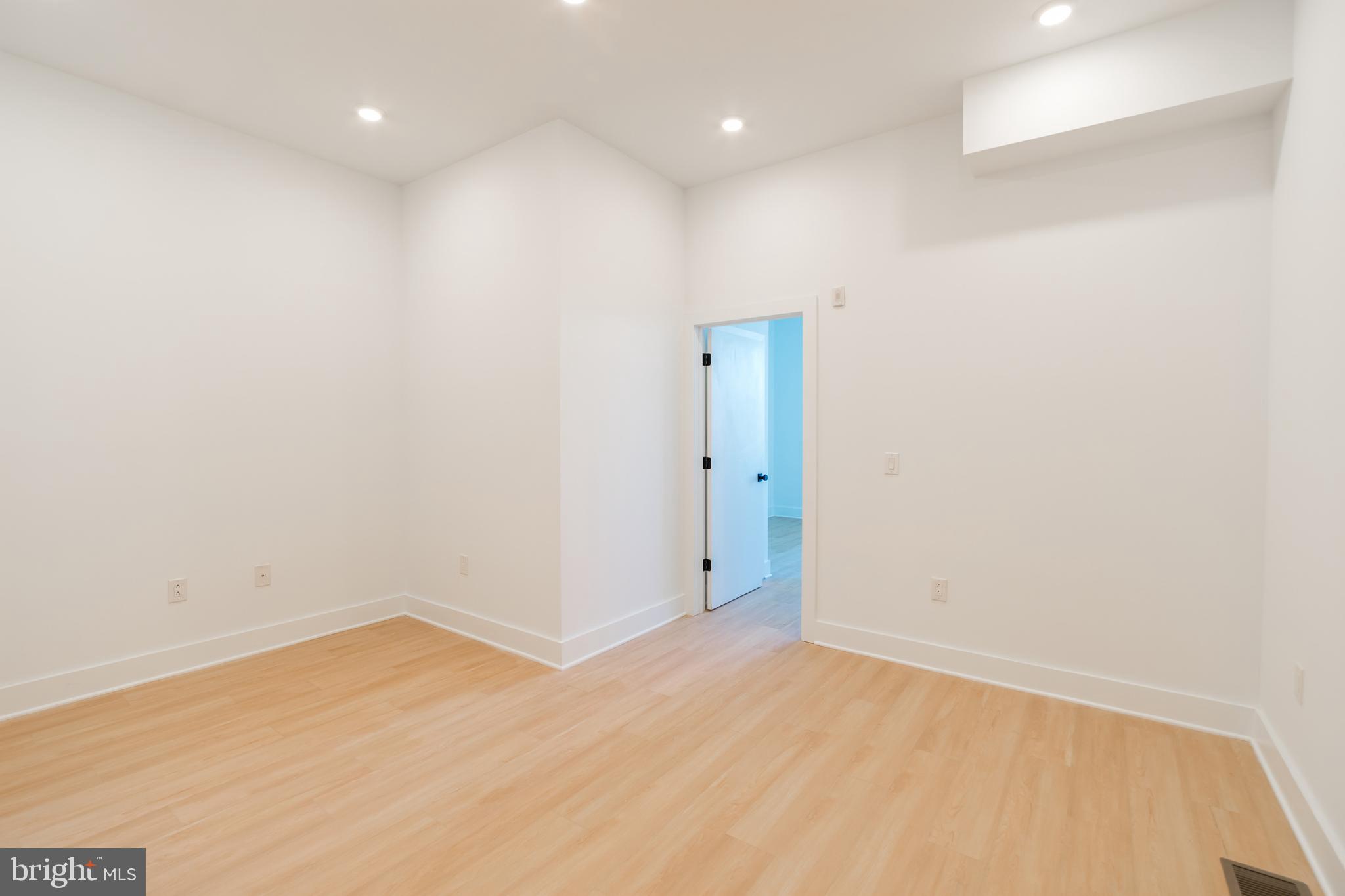 4408 LANCASTER AVE #UNIT 402