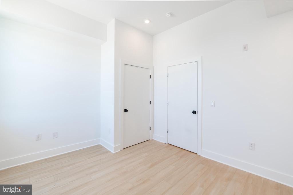 4408 LANCASTER AVE #UNIT 402