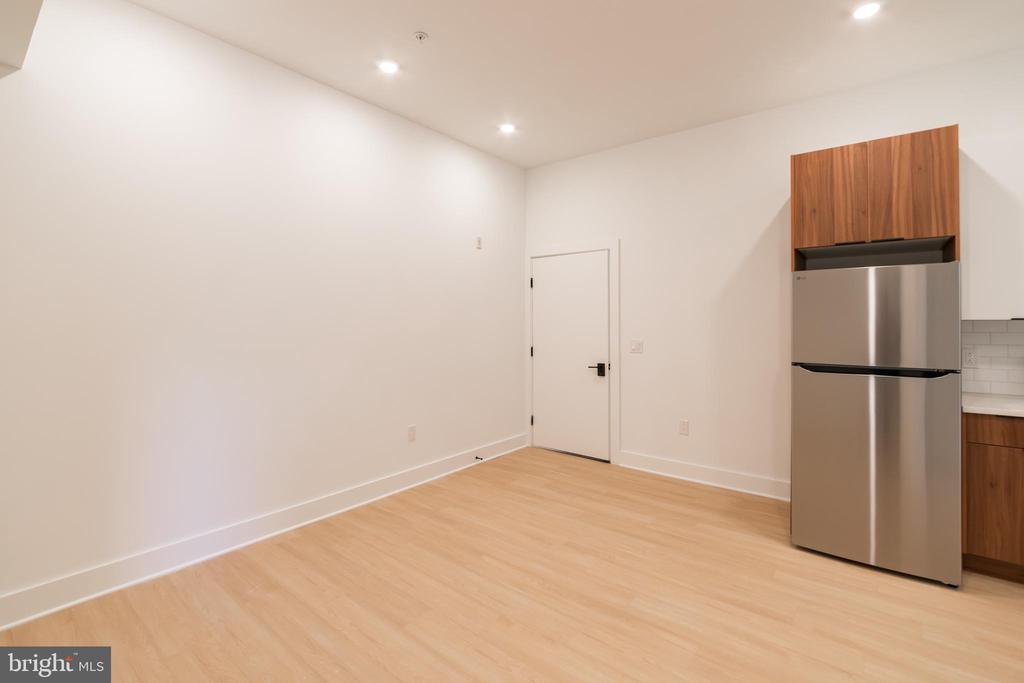 4408 LANCASTER AVE #UNIT 303