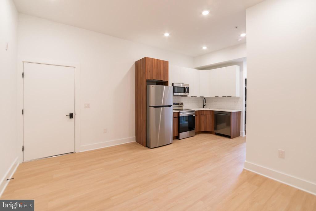 4408 LANCASTER AVE #UNIT 303