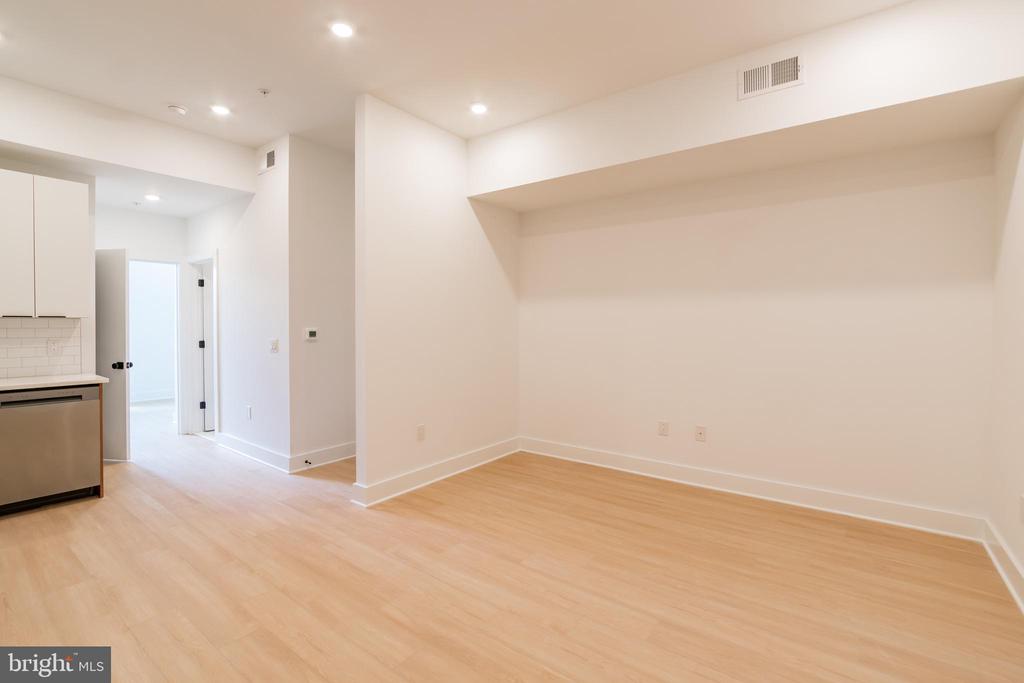 4408 LANCASTER AVE #UNIT 303