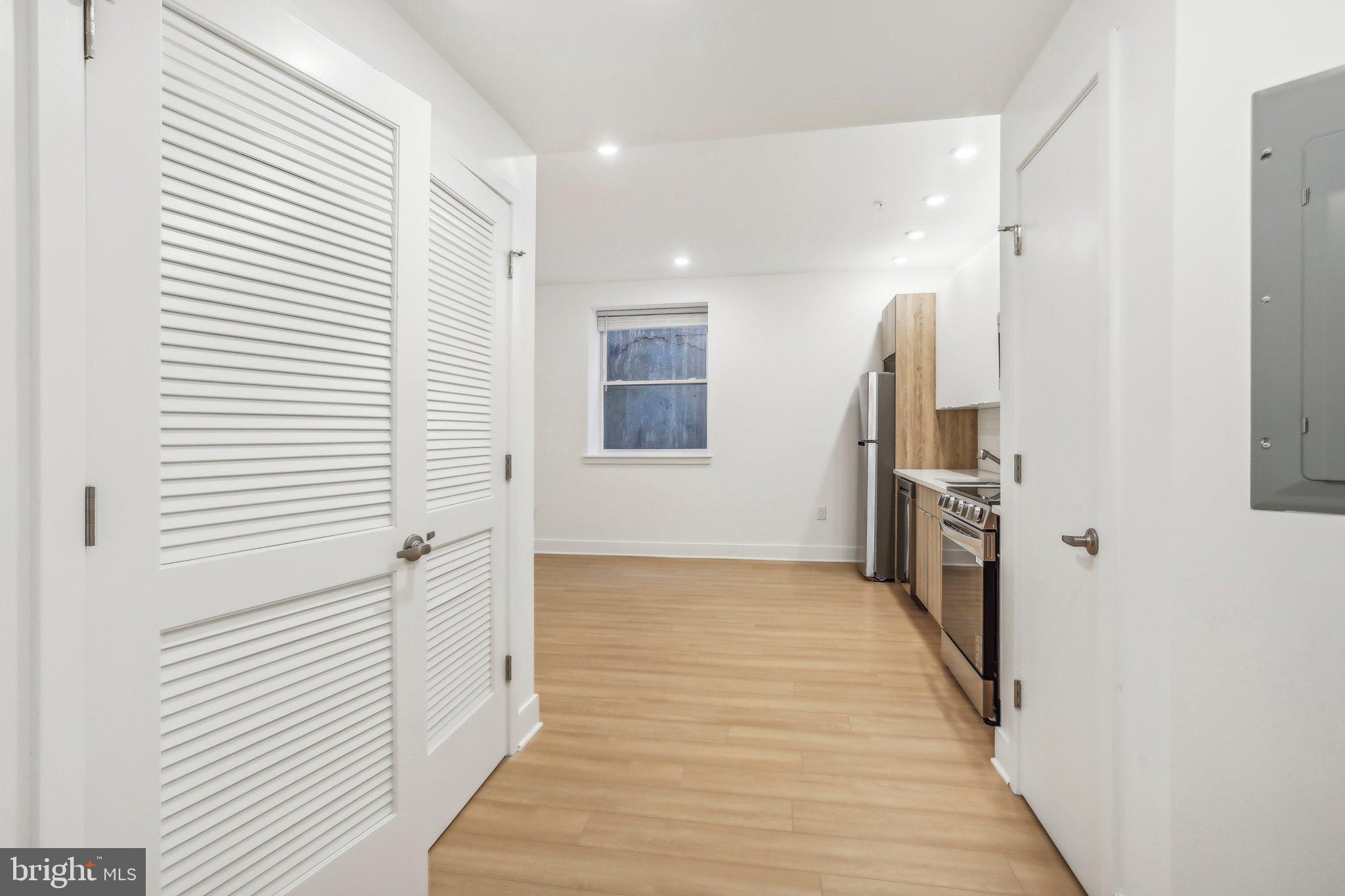 3952-54 LANCASTER AVE #002