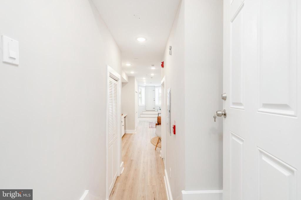 2825 W GIRARD AVE #UNIT 202