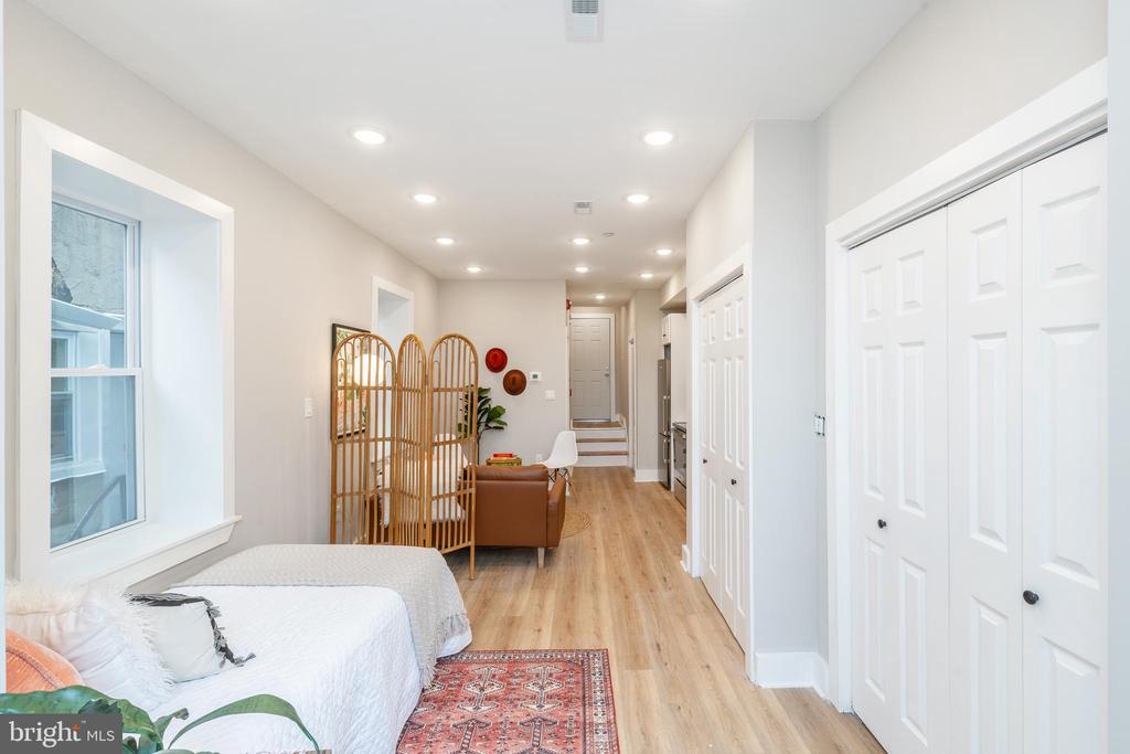 2825 W GIRARD AVE #UNIT 202
