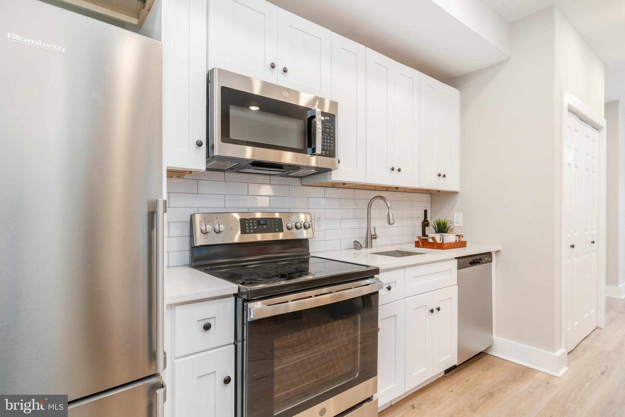 2825 W GIRARD AVE #UNIT 202