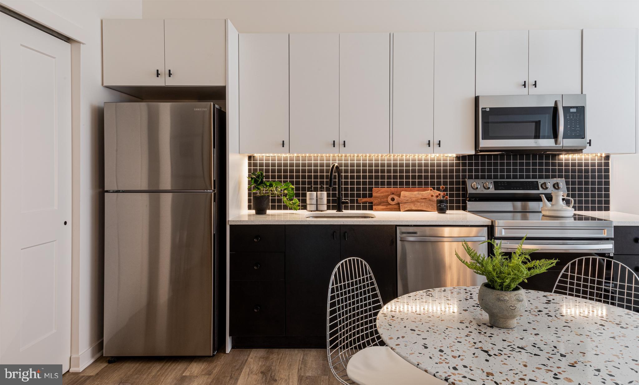 1810-34 E BOSTON ST #205