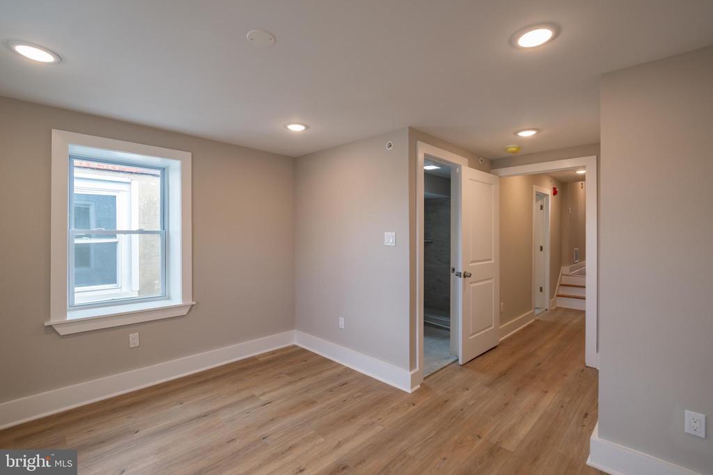2825 W GIRARD AVE #UNIT 301