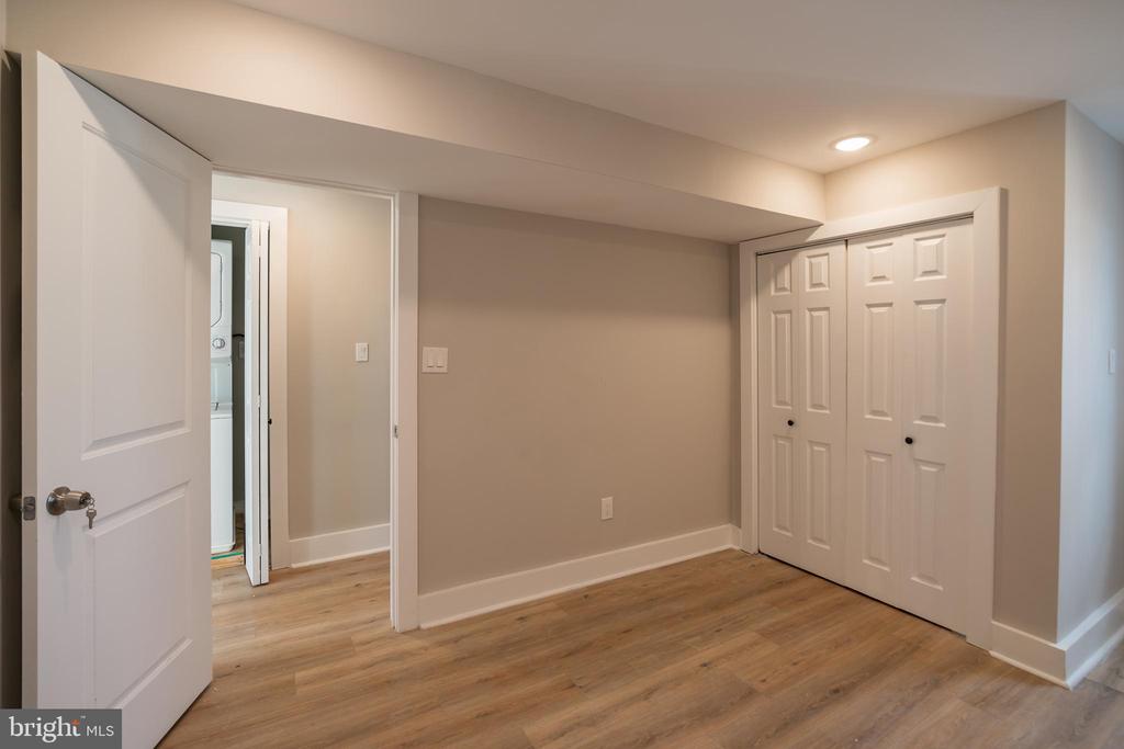 2825 W GIRARD AVE #UNIT 301