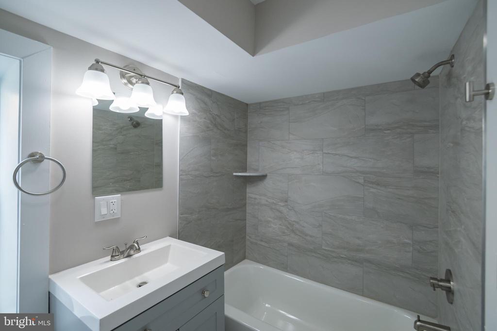 2825 W GIRARD AVE #UNIT 301