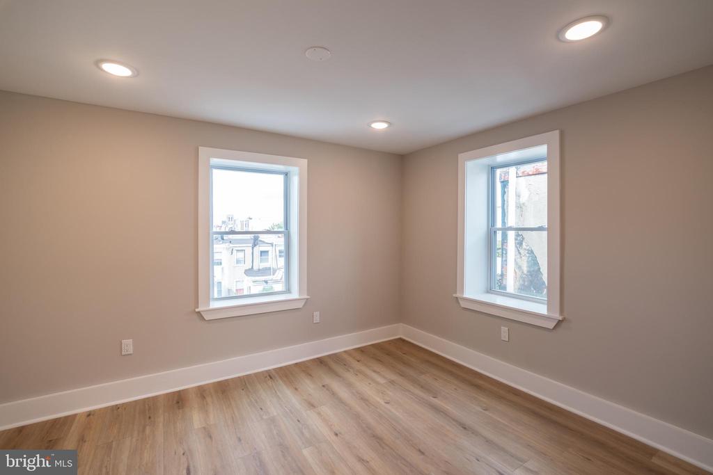 2825 W GIRARD AVE #UNIT 301