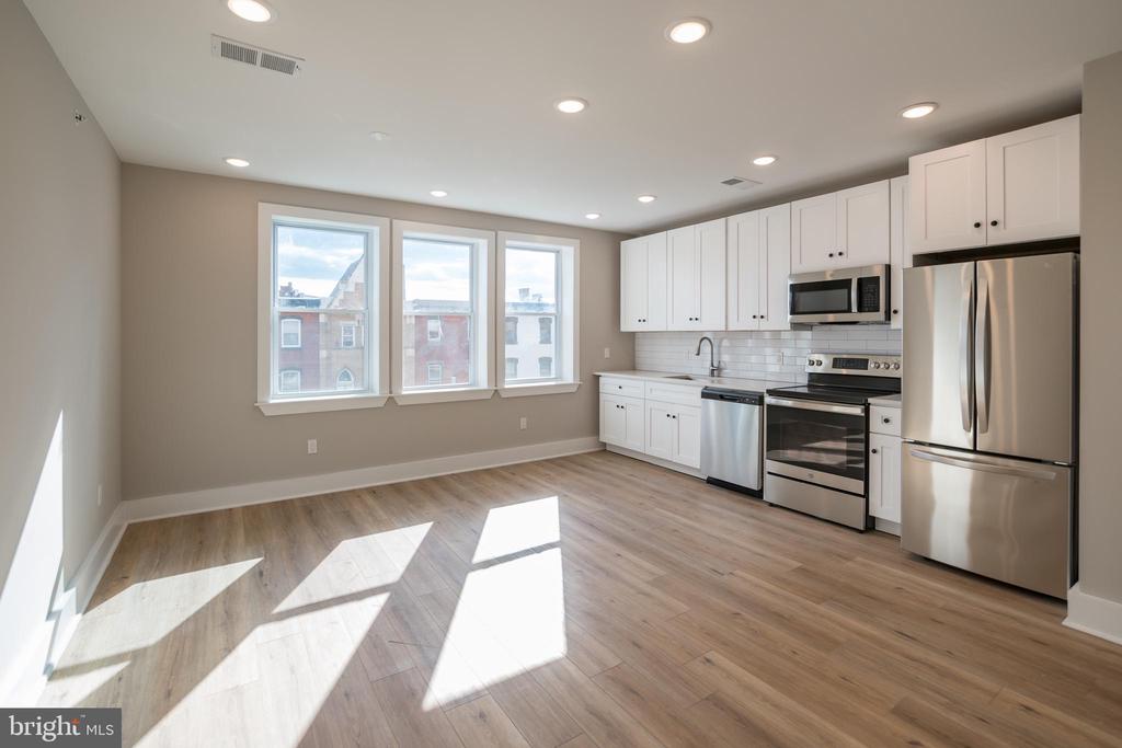 2825 W GIRARD AVE #UNIT 301