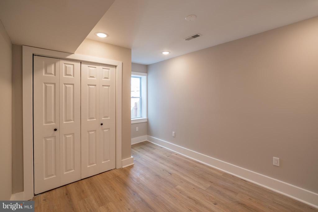 2825 W GIRARD AVE #UNIT 301