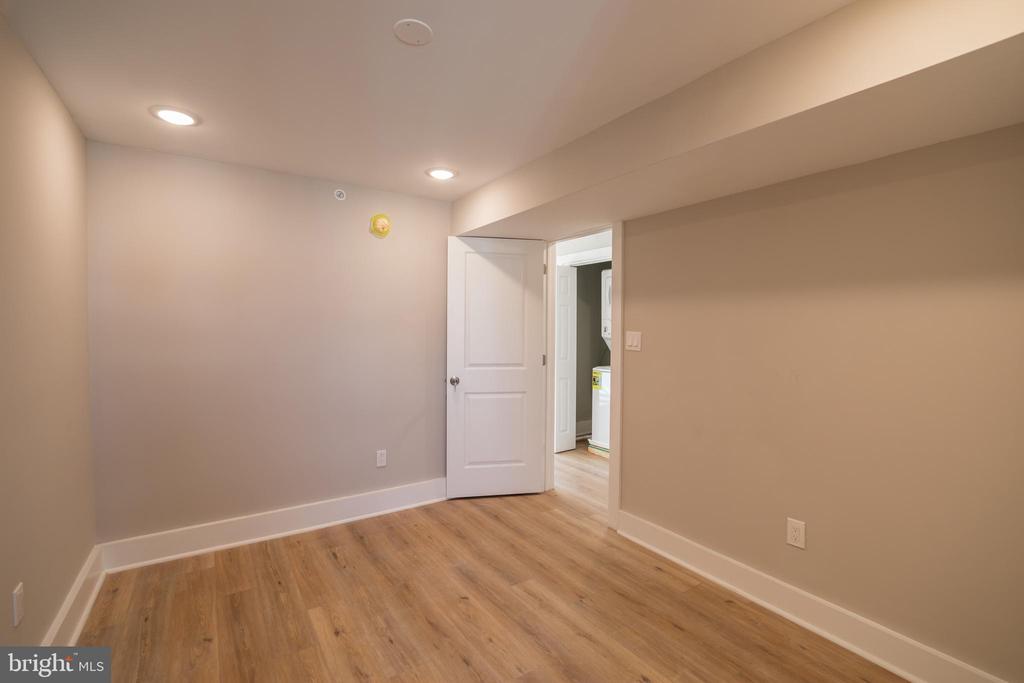 2825 W GIRARD AVE #UNIT 301