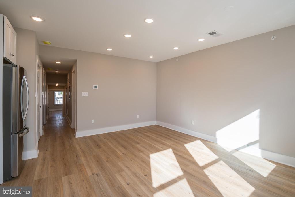 2825 W GIRARD AVE #UNIT 301